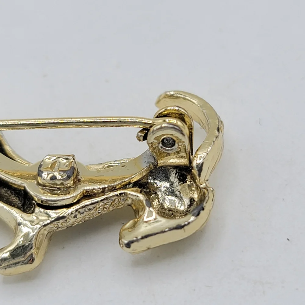 Gerry’s Gold Tone Dachshund Brooch Vintage Dog Pin Basset Hound Style - Picture 6 of 13